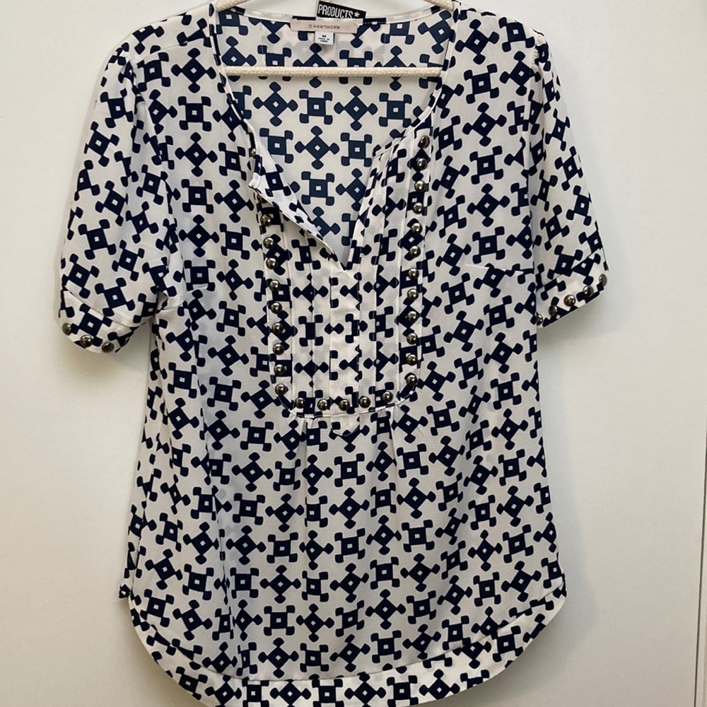 41 Hawthorn Popover V-neck Short Sleeve Blouse White and Navy Size M